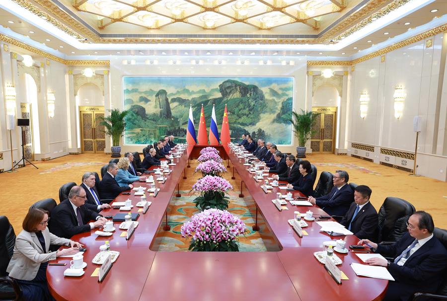 △2026年5月20日上午，习近平主席在北京人民大会堂同来华进行国事访问的俄罗斯总统普京举行会谈。这是两国元首举行小范围会谈。